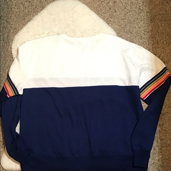 Women’s youth in revolt size XX large sweatshirt - Picture 6 of 6